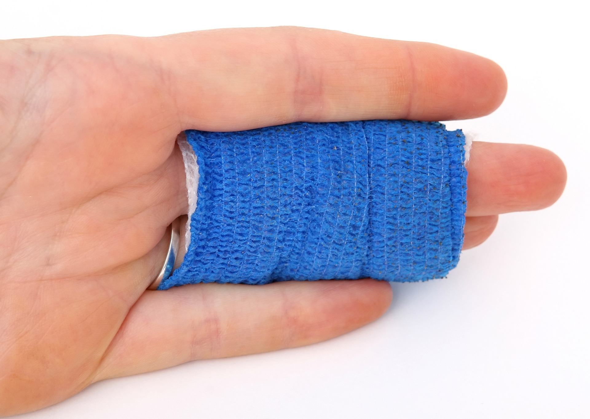 Negligence caused broken finger accident